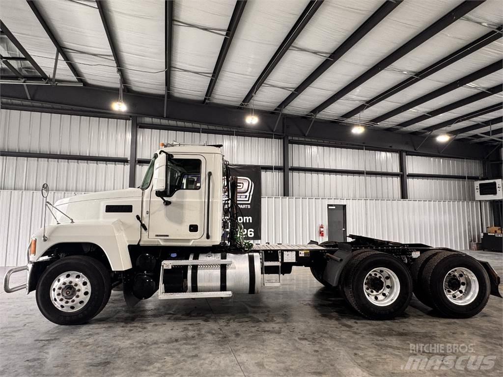 Mack Pinnacle Cabezas tractoras