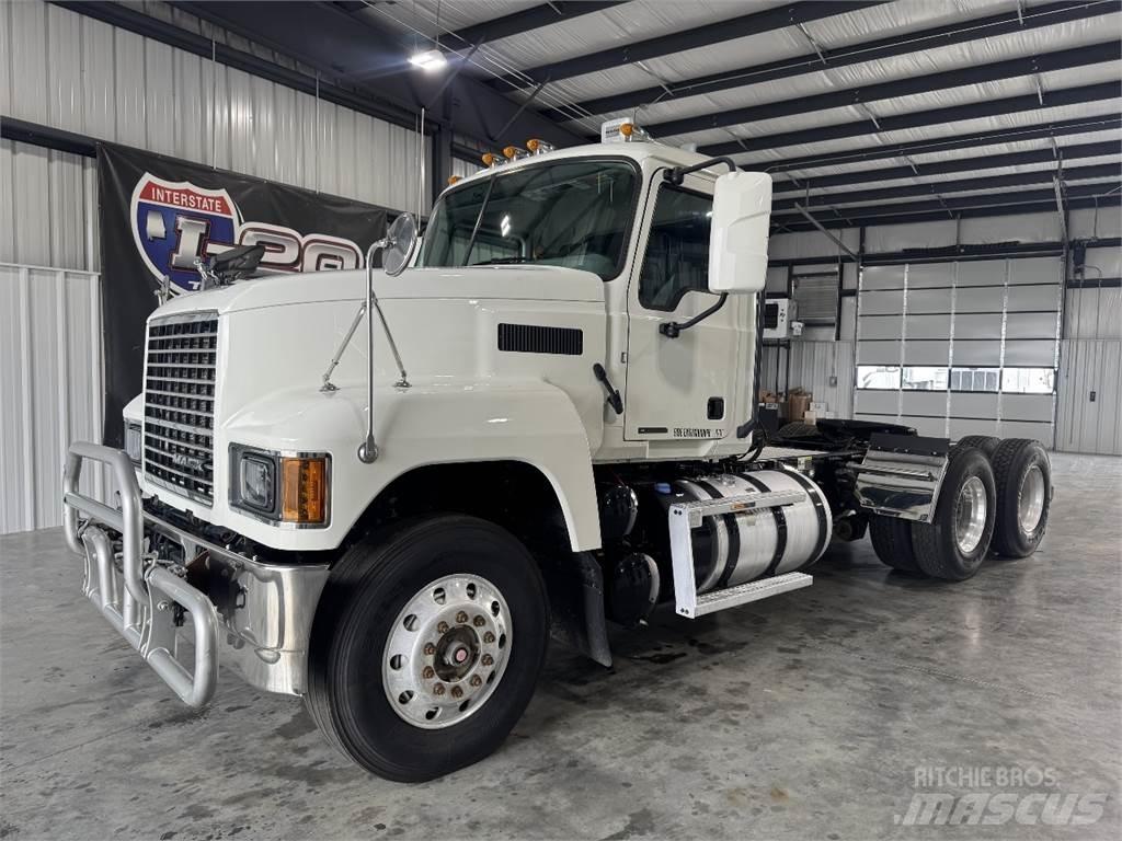 Mack Pinnacle Cabezas tractoras