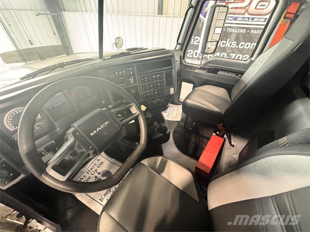 Mack Pinnacle Cabezas tractoras