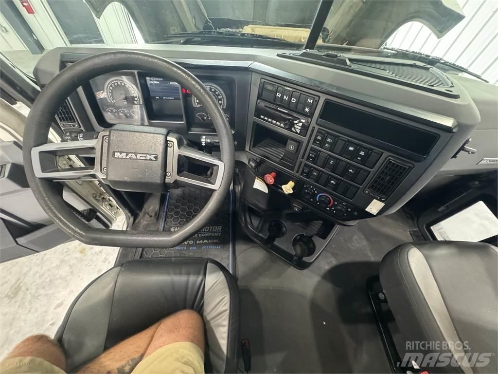 Mack Pinnacle Cabezas tractoras