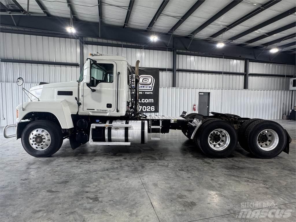Mack Pinnacle Cabezas tractoras