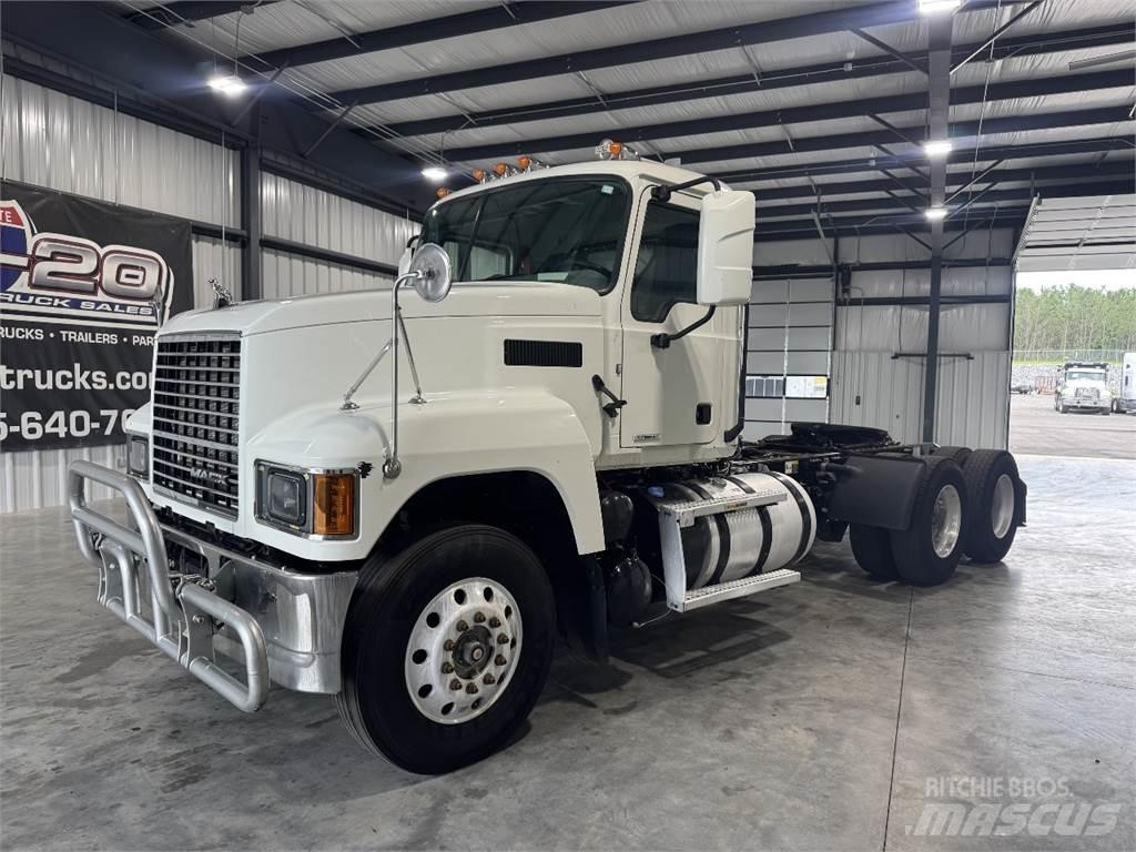 Mack Pinnacle Cabezas tractoras