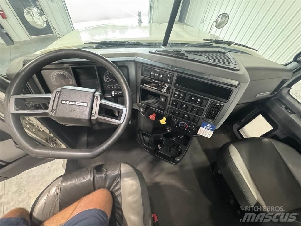 Mack Pinnacle Cabezas tractoras