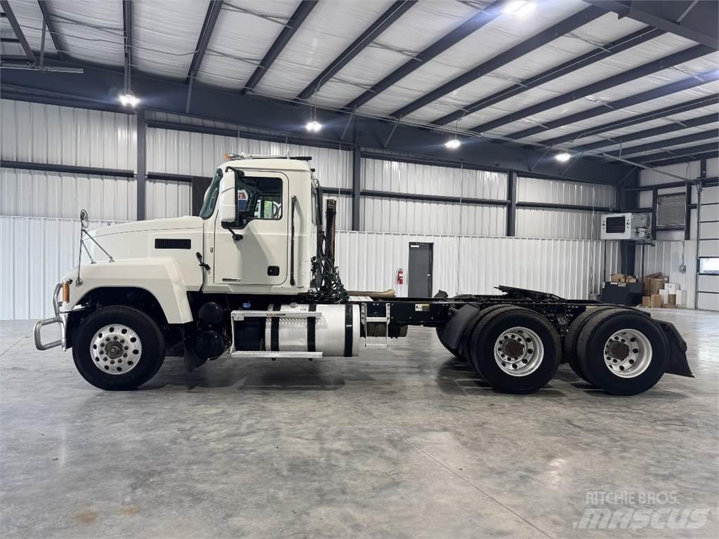 Mack Pinnacle Cabezas tractoras
