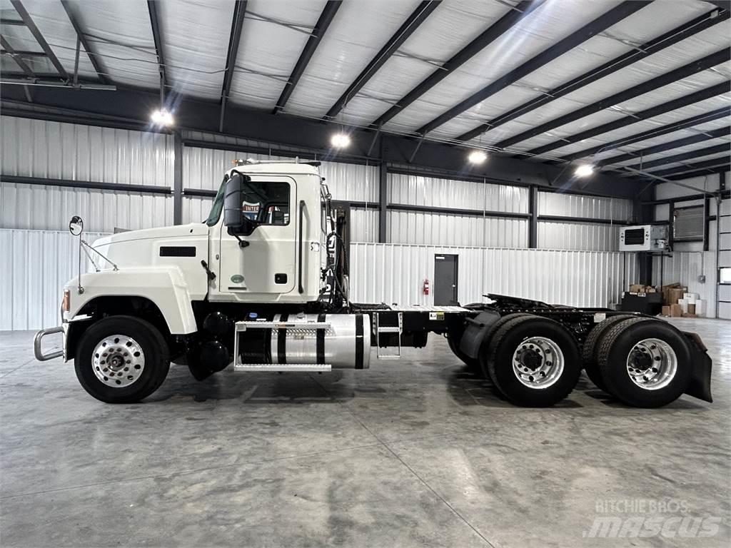 Mack Pinnacle Cabezas tractoras