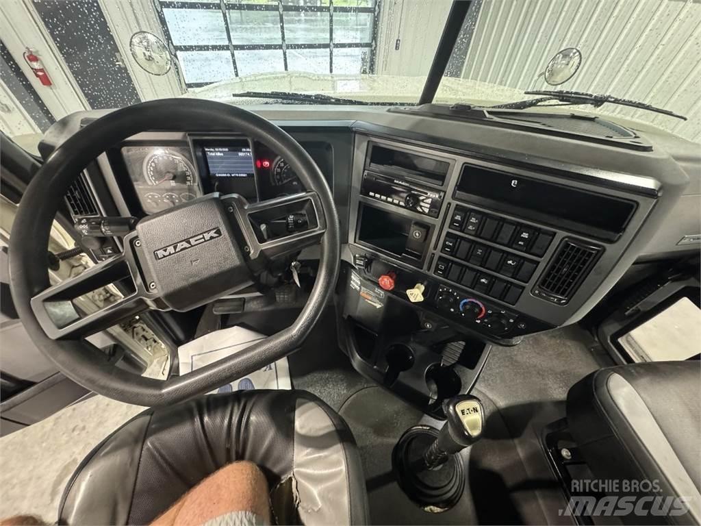 Mack Pinnacle 64T Cabezas tractoras