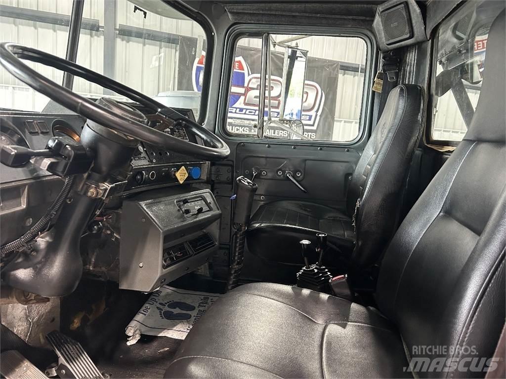 Mack RD688S Camiones portacontenedores