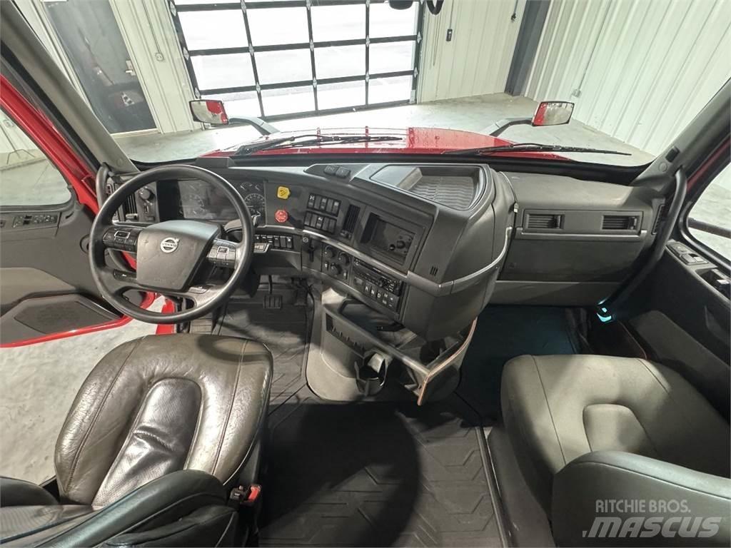 Volvo VNL64T740 Cabezas tractoras