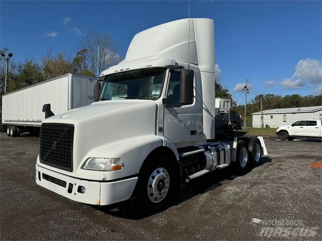 Volvo VNM64T200 Cabezas tractoras