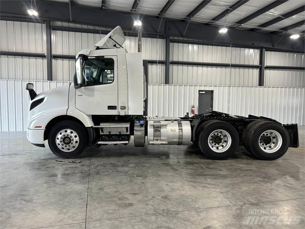 Volvo VNR64T300 Cabezas tractoras