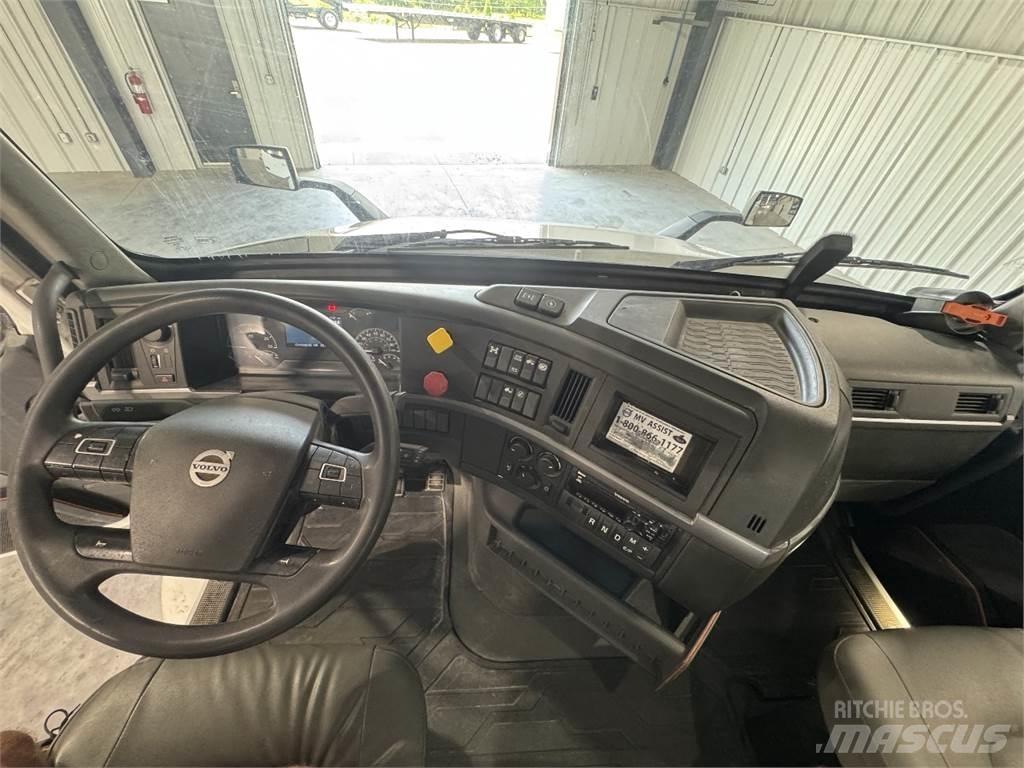 Volvo VNR64T300 Cabezas tractoras