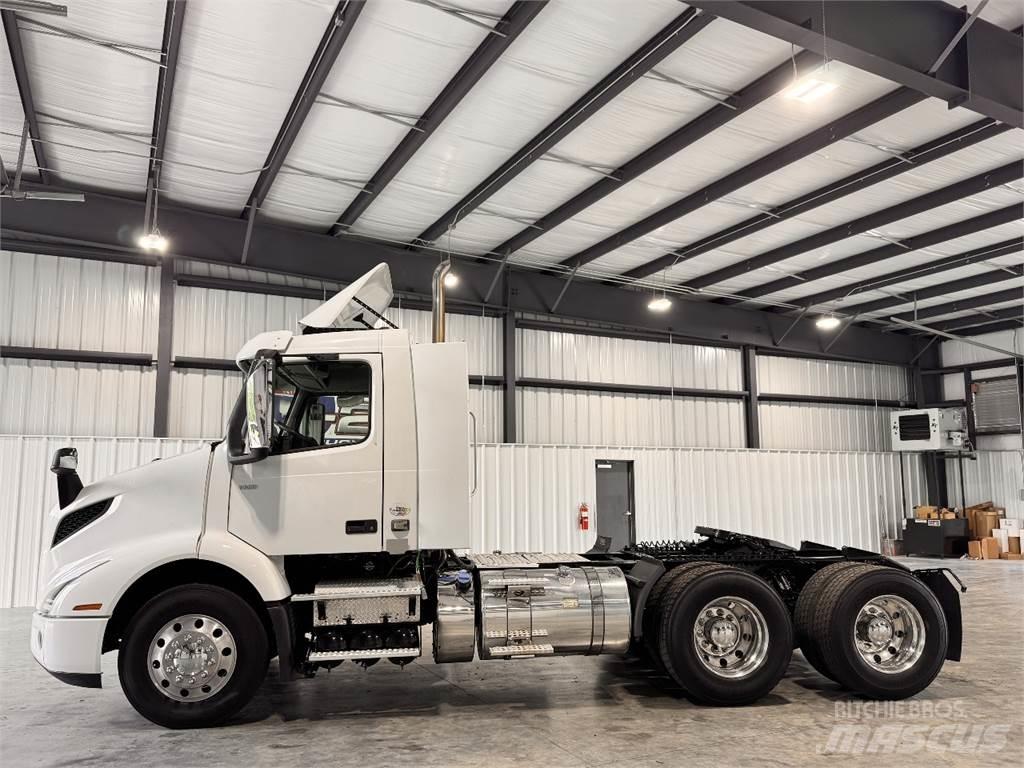 Volvo VNR64T300 Cabezas tractoras
