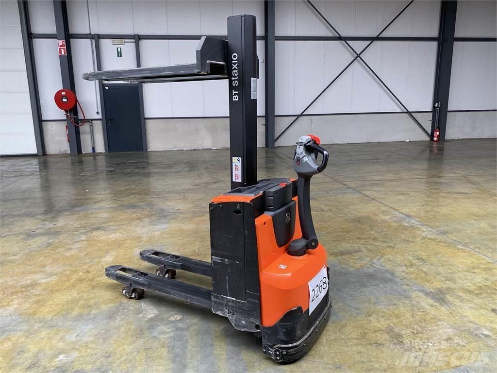 Toyota BT SWE080L Apiladores eléctricos autopropulsados