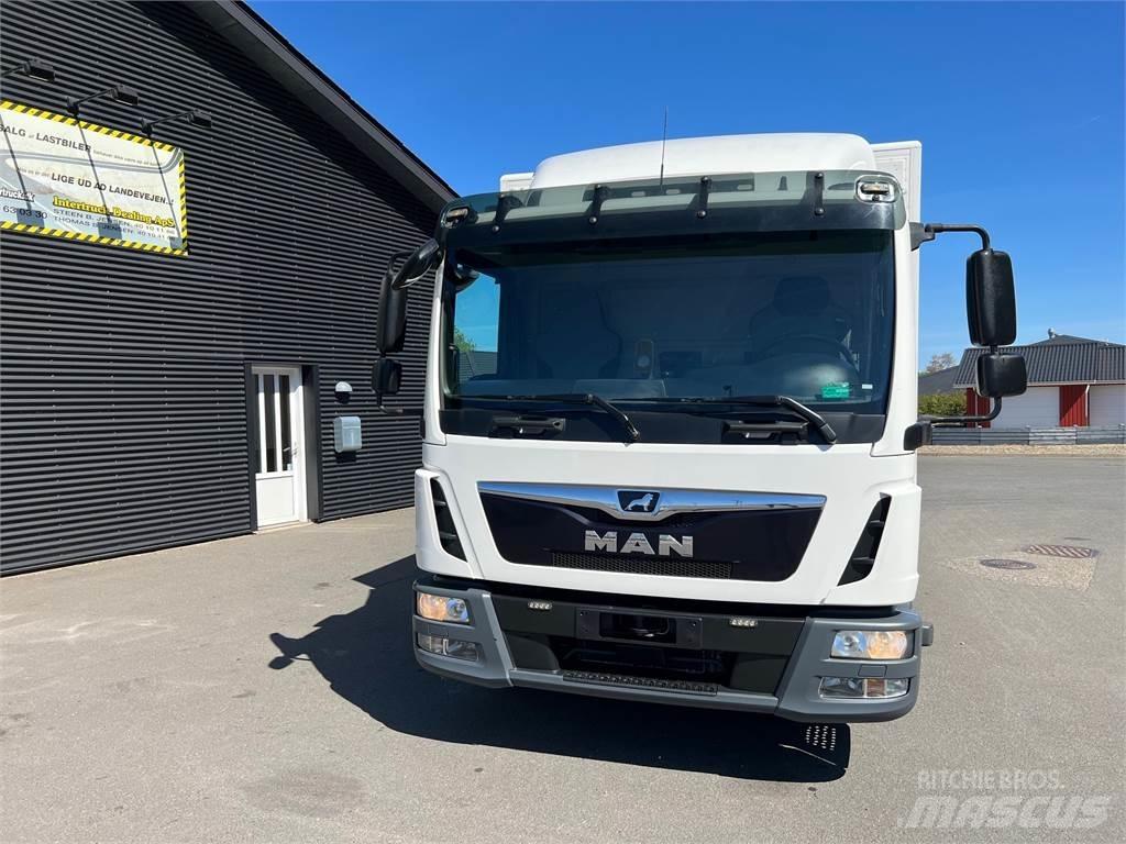 MAN TGL 12.220 Camiones caja cerrada