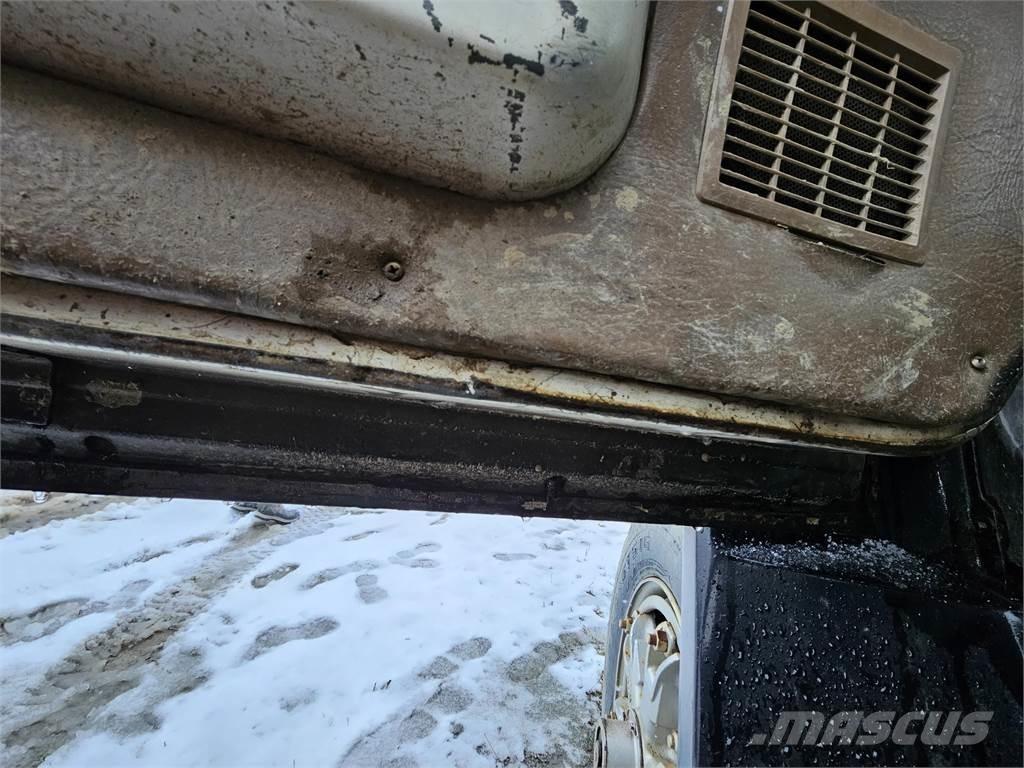 Ford L9000 Otros componentes