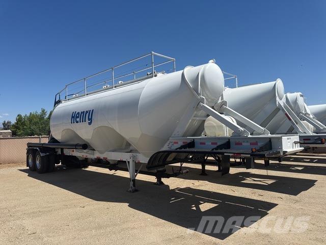  Aldura 1040CF Otros remolques