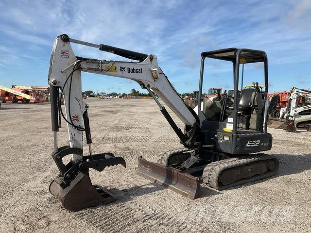 Bobcat E32 Excavadoras de cadenas