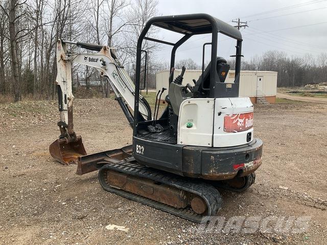 Bobcat E32 Excavadoras de cadenas