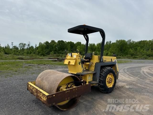 Bomag BW142D Rodillos de un solo tambor