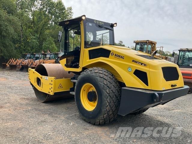 Bomag BW211 D Rodillos de un solo tambor