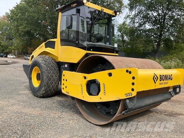 Bomag BW211 D Rodillos de un solo tambor