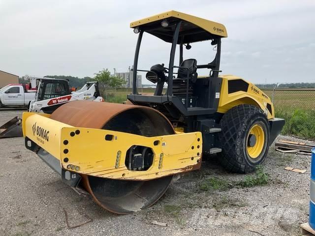 Bomag BW211D-5 Rodillos de un solo tambor