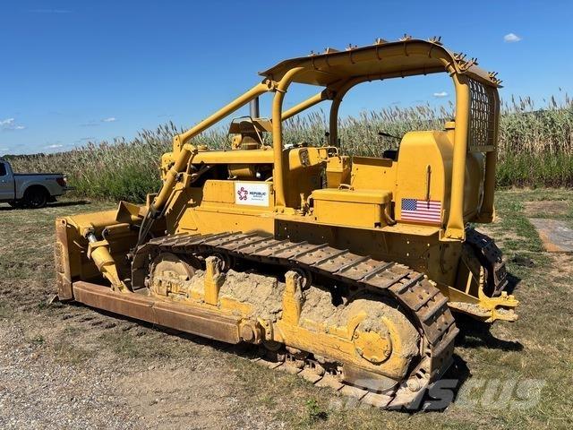 CAT  Buldozer sobre oruga