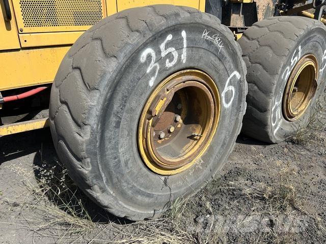 CAT 16M Motoniveladoras