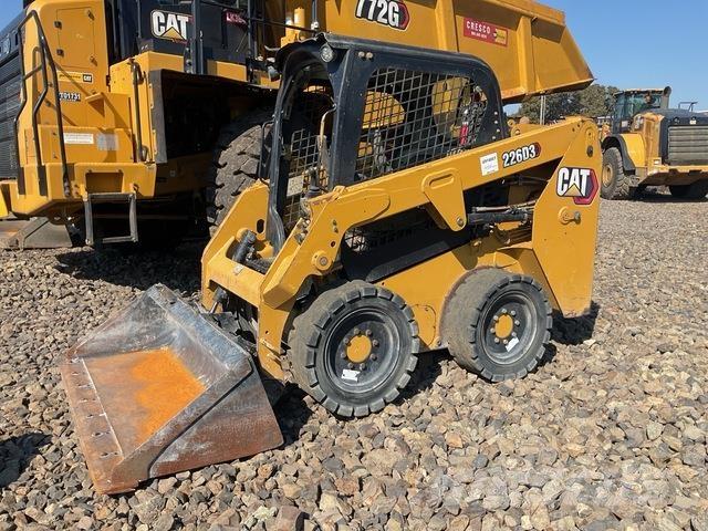 CAT 226D3 Minicargadoras