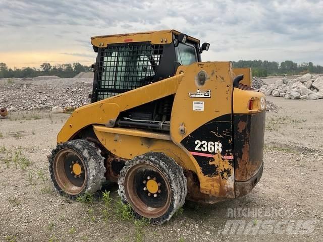CAT 236B Minicargadoras