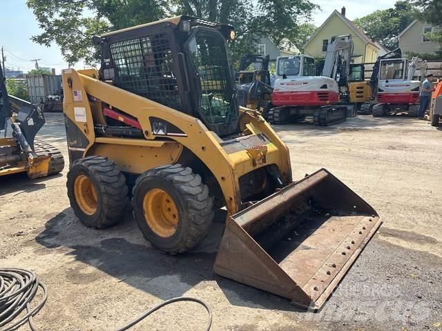 CAT 236B Minicargadoras