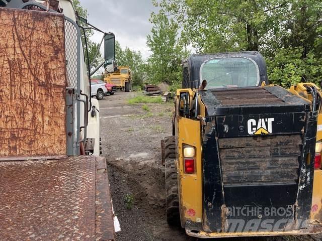 CAT 236D Minicargadoras