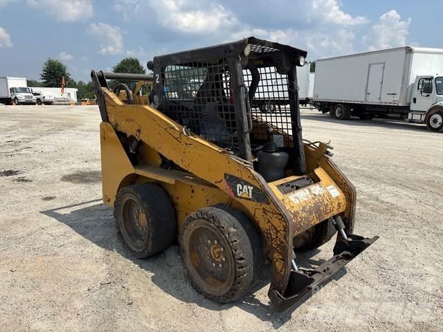 CAT 242B3 Minicargadoras