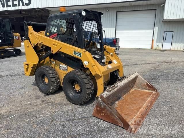 CAT 242D Minicargadoras