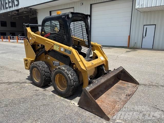CAT 242D Minicargadoras