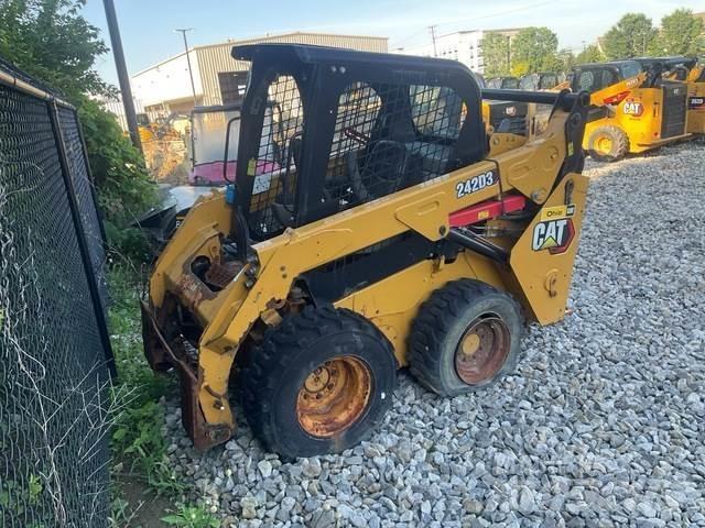 CAT 242D3 Minicargadoras