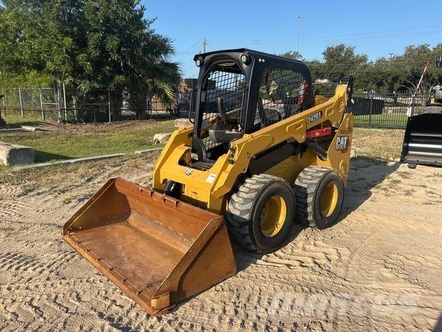 CAT 242D3 Minicargadoras