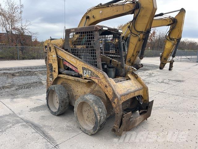 CAT 246 Minicargadoras