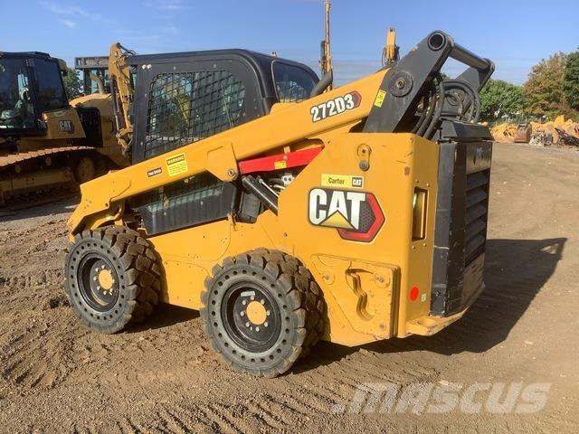 CAT 272D3 Minicargadoras