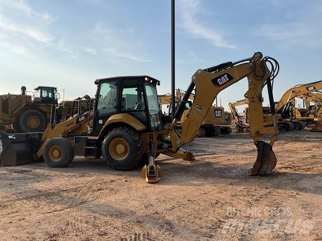 CAT 440 Retrocargadoras