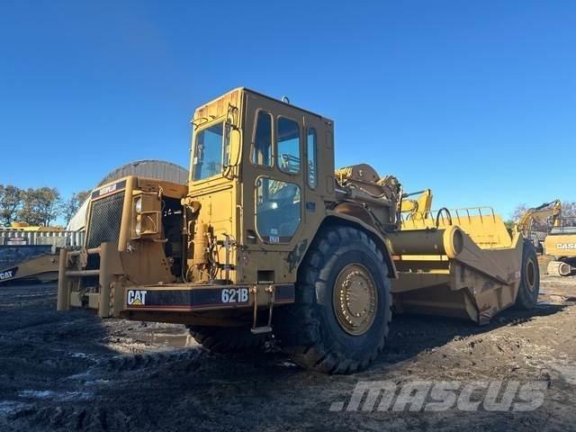 CAT 621B Raspadores