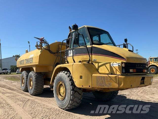 CAT 725 Camiones cisterna