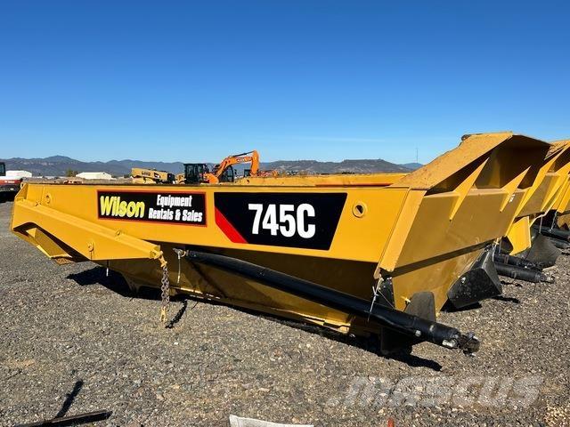 CAT 745C Transporte - Otros