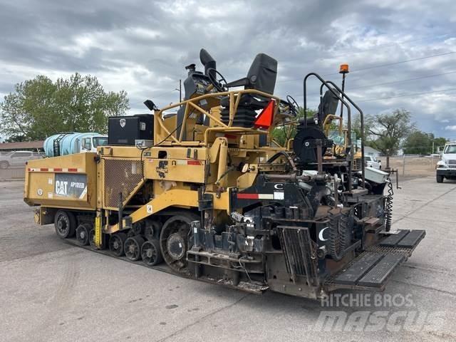 CAT AP1055D Asfaltadoras