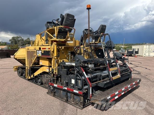 CAT AP1055D Asfaltadoras