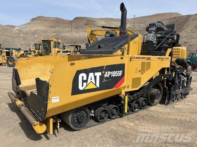 CAT AP1055F Asfaltadoras