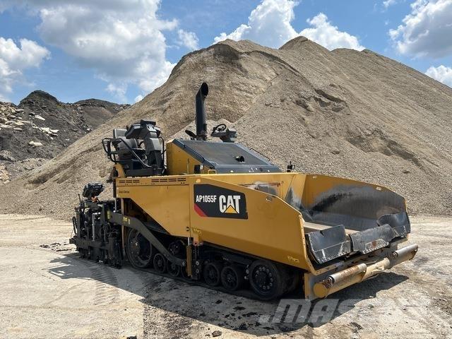 CAT AP1055F Asfaltadoras