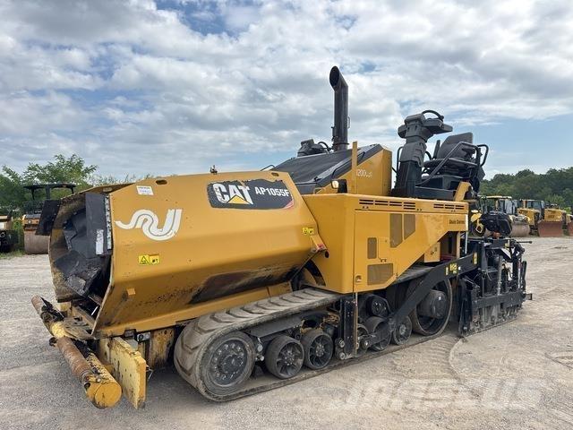 CAT AP1055F Asfaltadoras