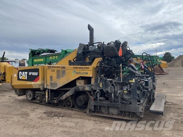 CAT AP1055F Asfaltadoras