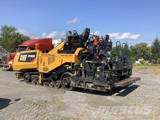 CAT AP1055F Asfaltadoras